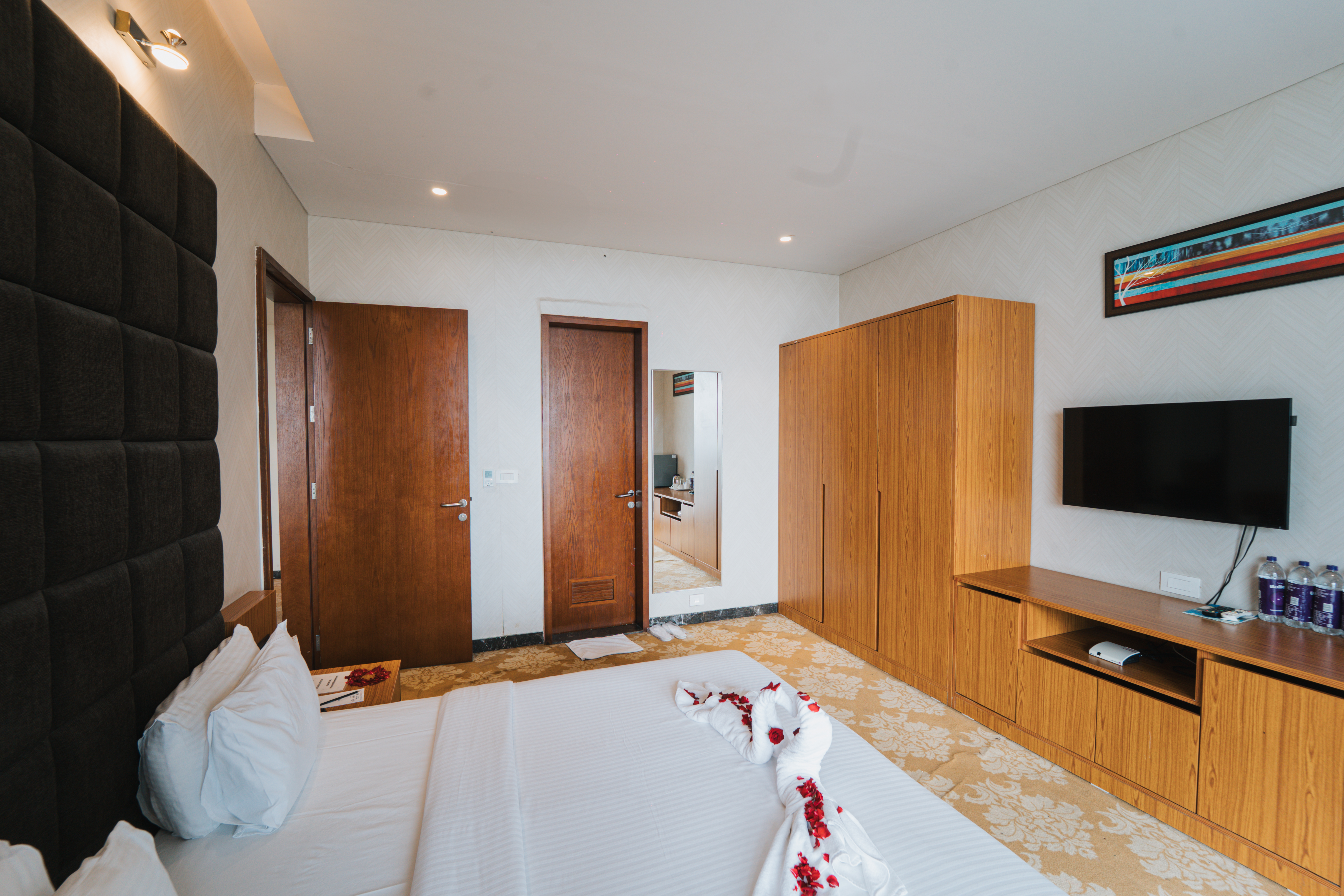Suite Hotel Room in Hinjawadi Pune