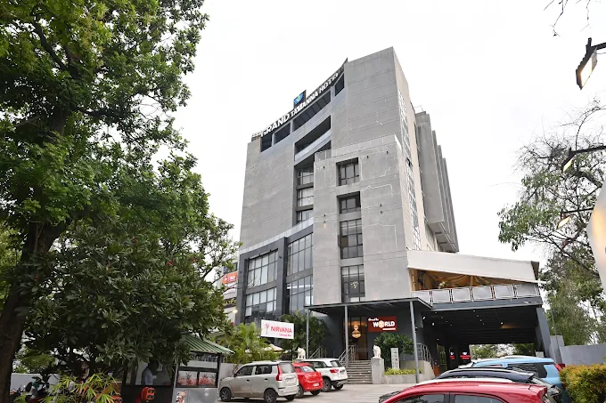 grand Hotel in Pune